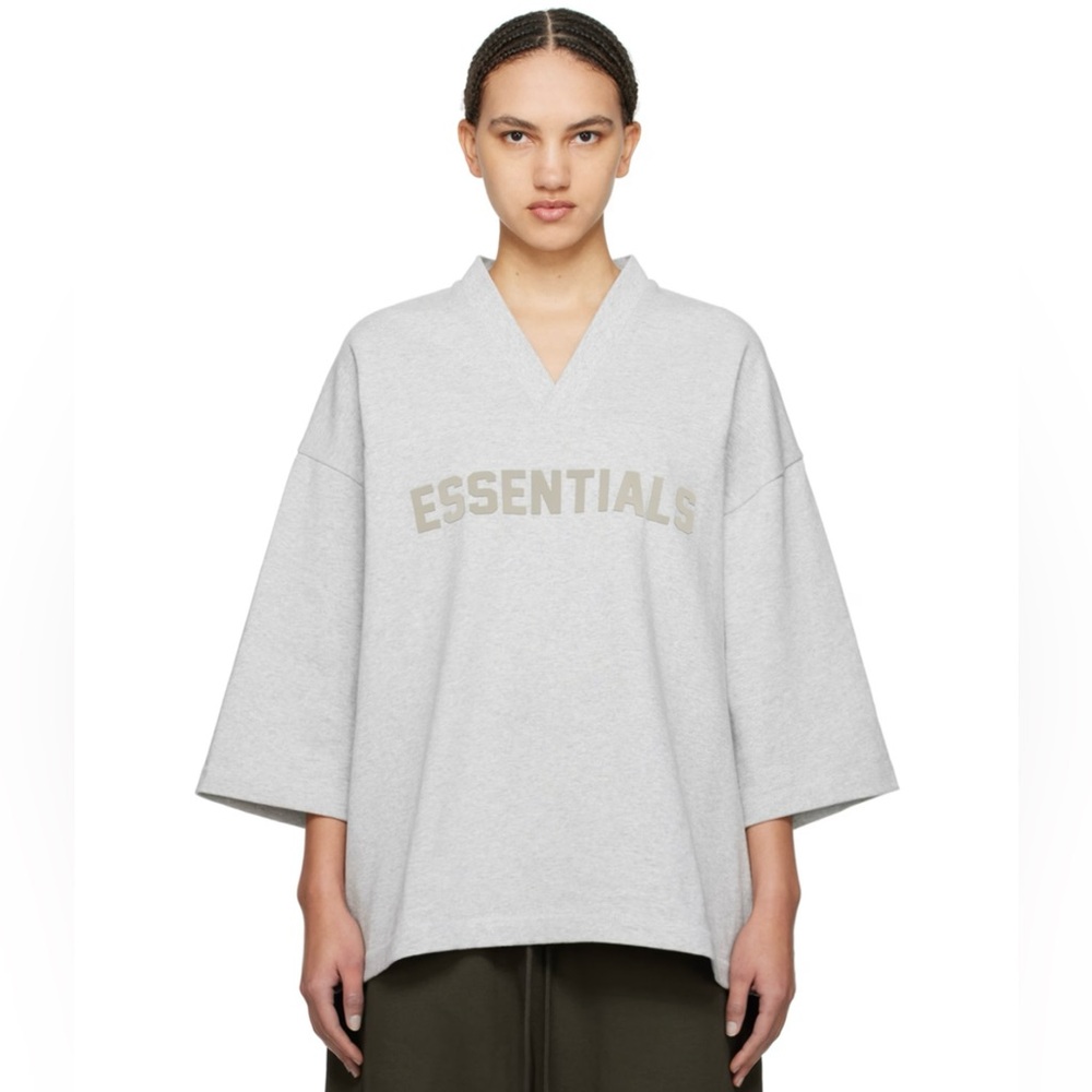 FEAR OF GOD ESSENTIALS
Gray Football T-Shirt